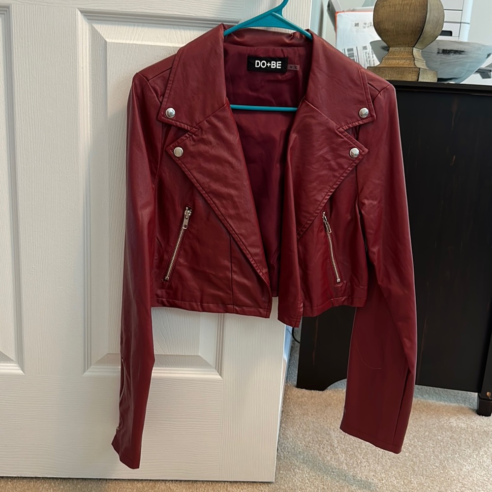 Cropped faux leather jacket